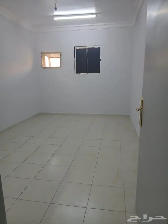 للإيجار شقه مجدده في حي الجراديه 26ألف على دفعتين 4