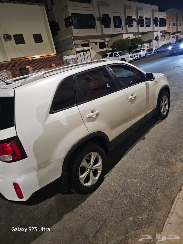 سيارة سورنتو 2015 نظيف جدا قير اوتوماتيك ممشي 273 الف 4