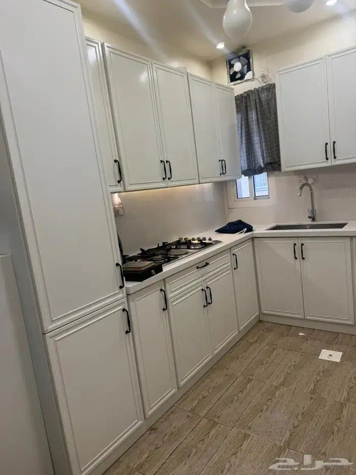 شقة للإيجار 4 غرف في المربع الذهبي بحي التيسير بجوار النهدي 6