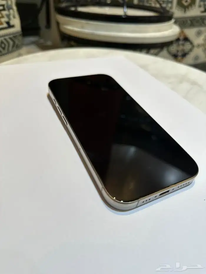 للبيع جوال ايفون 16 برو تيتانيوم طبيعي مستعمل 1