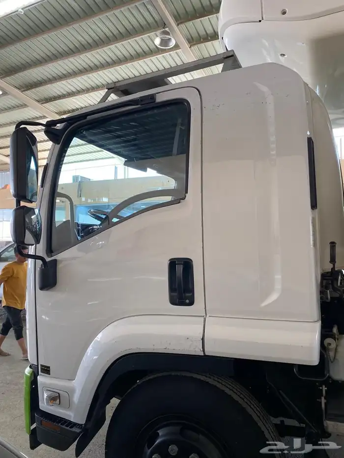 ايسوزو لوري 11طن ثلاجة 2016 6