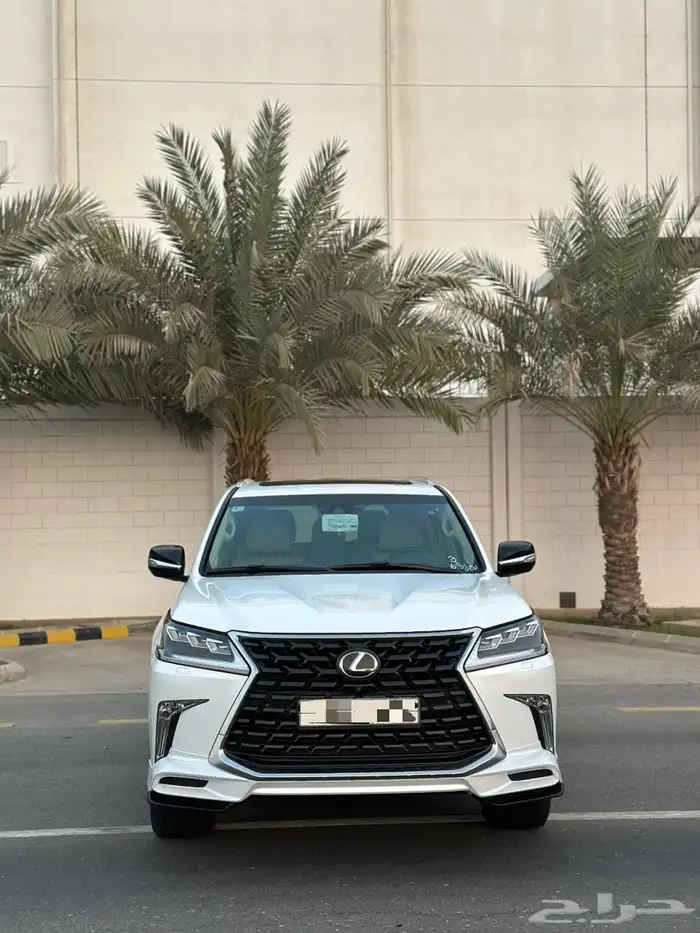 لكزس LX570 2021 سعودي شبه جديد 2