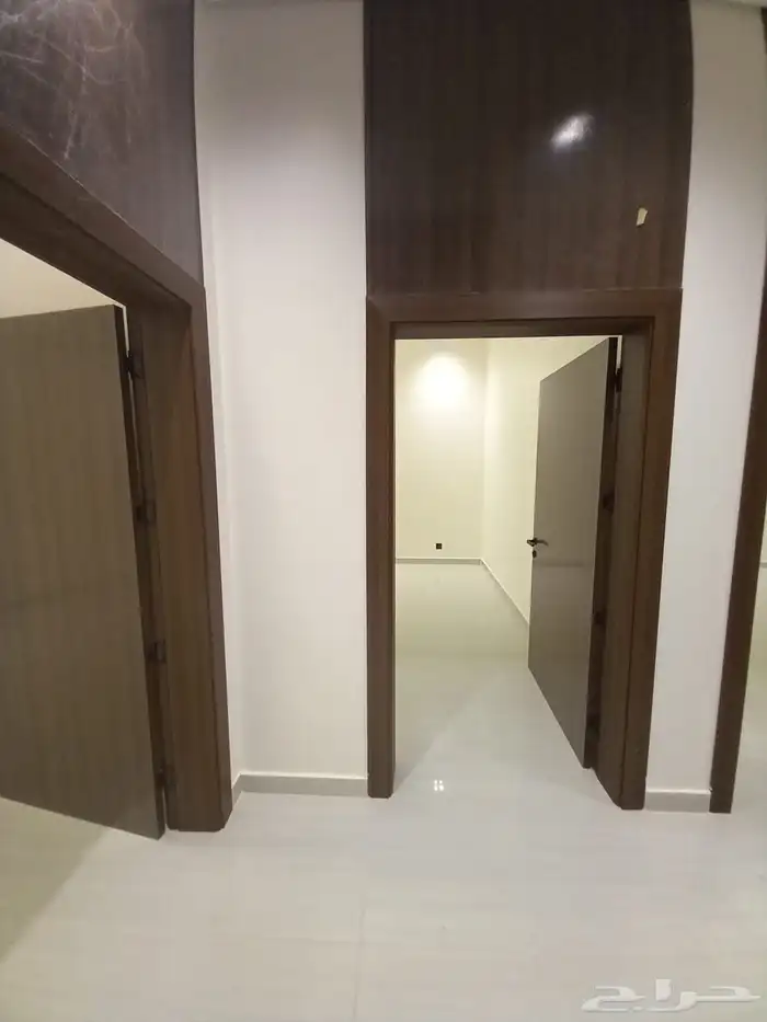 دور علوي مودرن جديد للبيع المزاحميه حي الريف 1