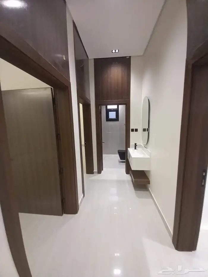 دور علوي مودرن جديد للبيع المزاحميه حي الريف 0