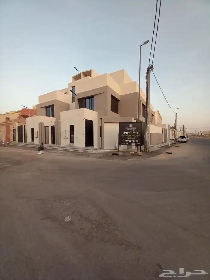 دور علوي مودرن جديد للبيع المزاحميه حي الريف 2