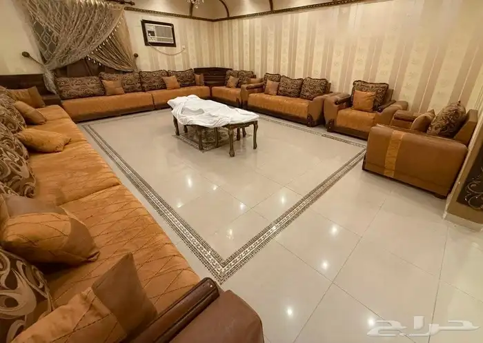 طقم كنب مستخدم نظيف 0