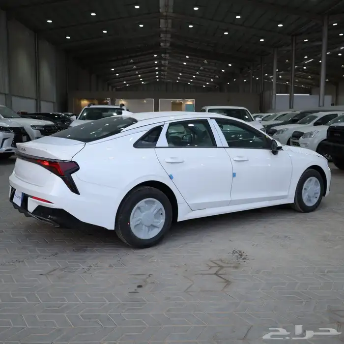 كيا K5 ستاندر موديل 2025 1