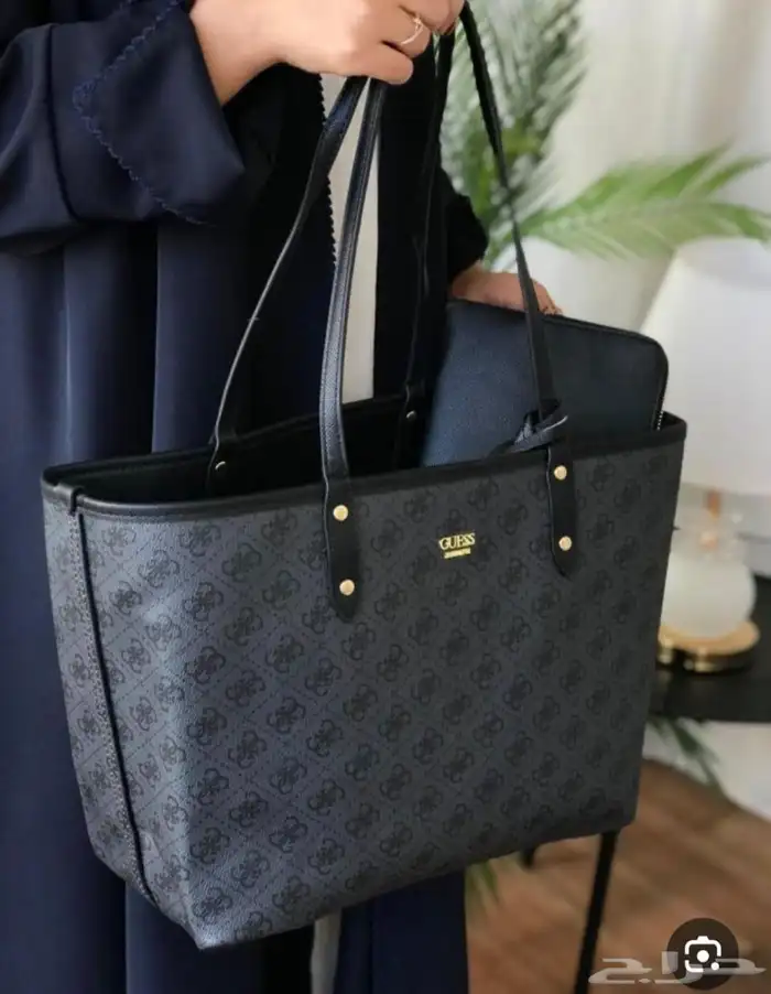 شنط درجه أولى جميع الماركات بأسعار مناسبه للدوامات وللجامعه 12