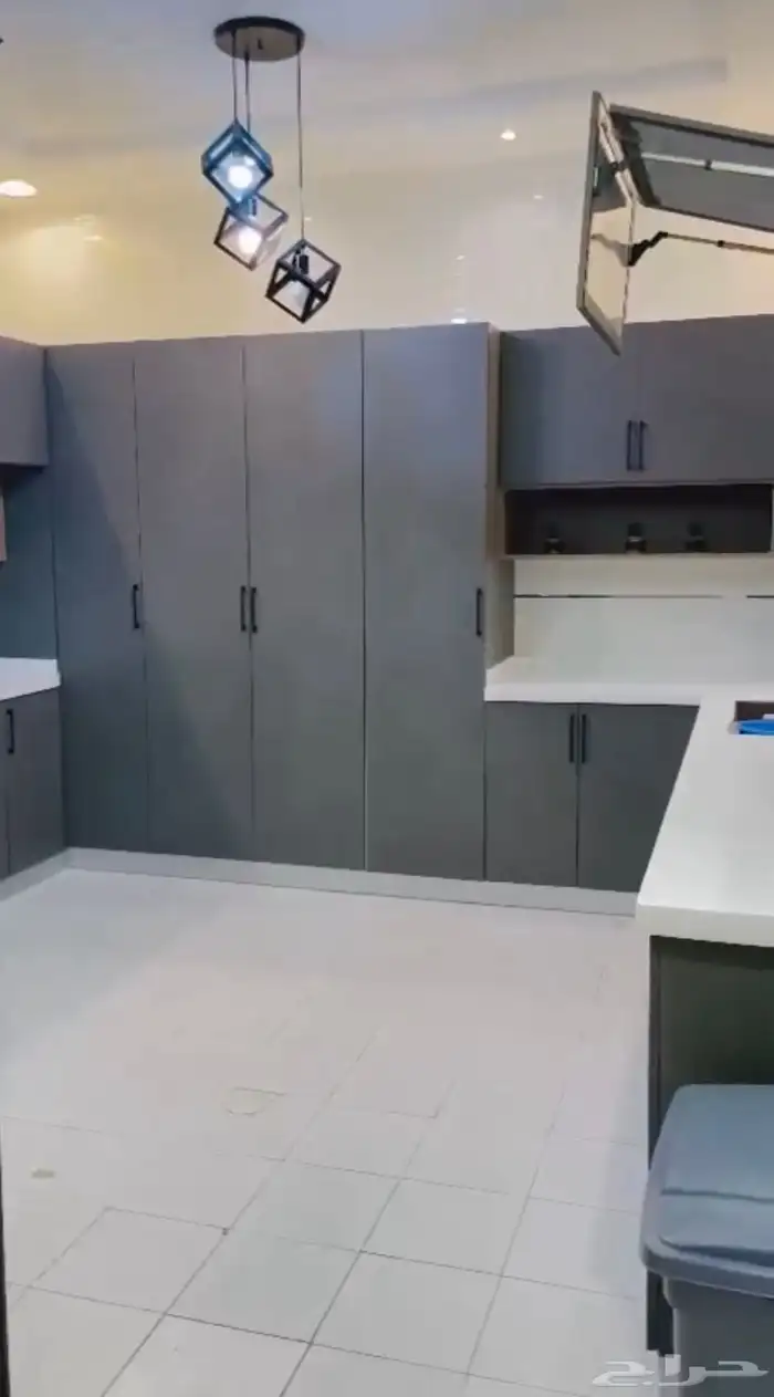 للبيع فيلا ( دورين درج صاله ) حي طويق 8