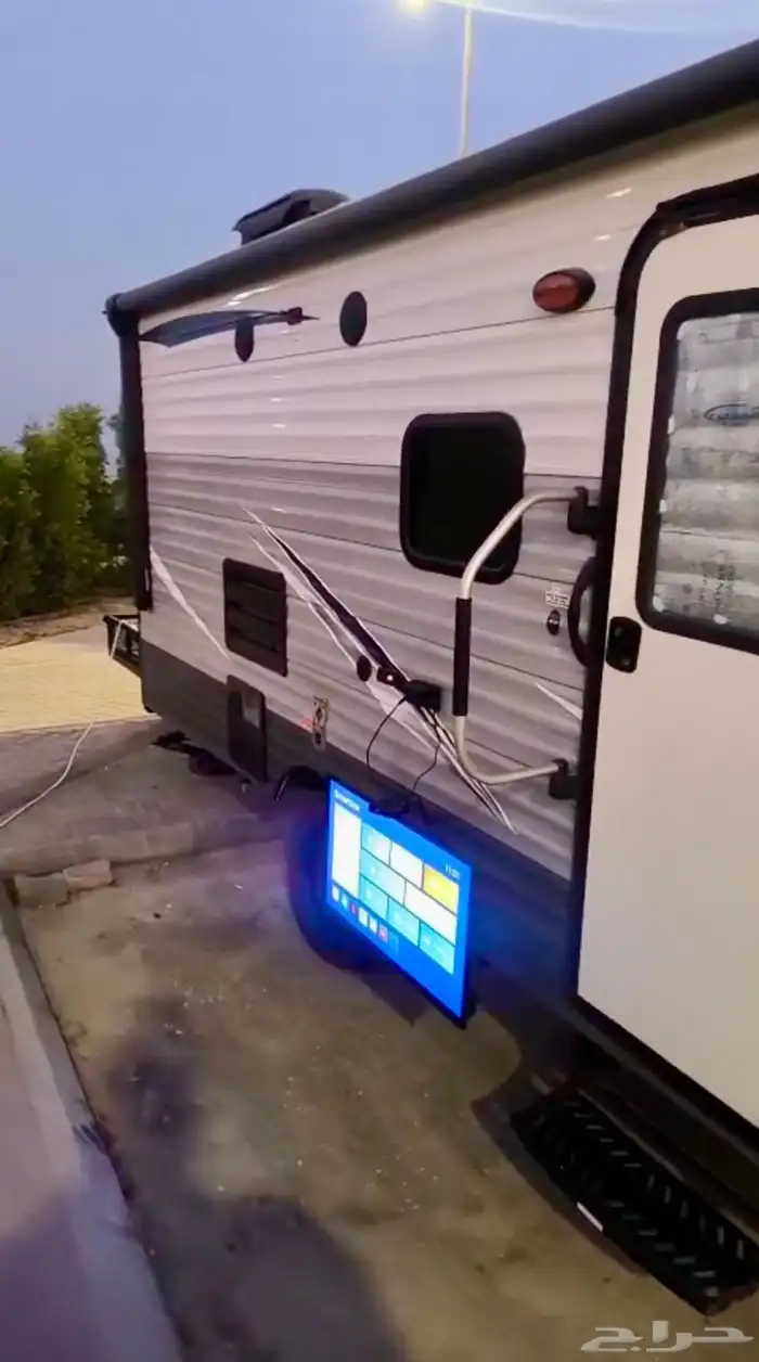 كرفان امريكي 2019 بحالة ممتازة سحب 4