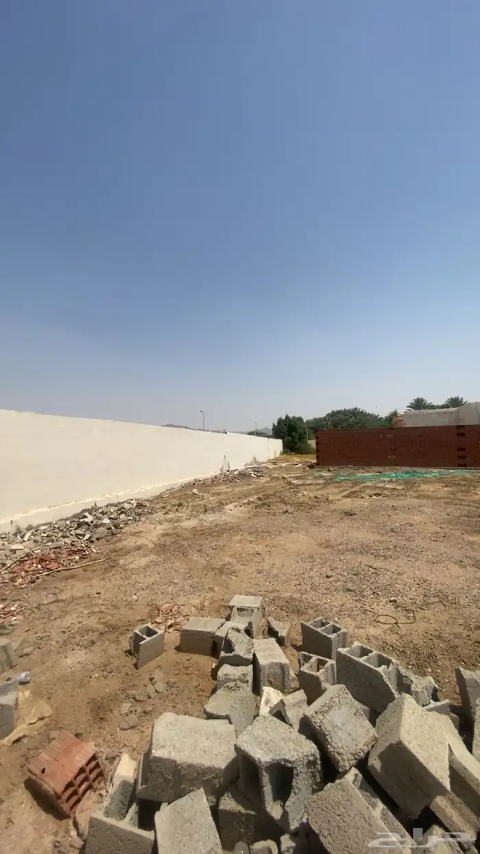 للإيجار حوش مساحه 1200متر عداد كهرب مستقل وغرفه صغير 3x3 16