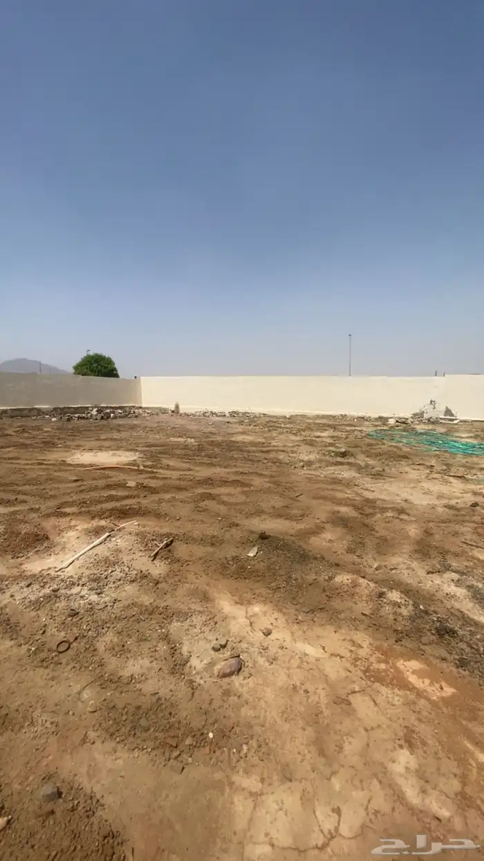 للإيجار حوش مساحه 1200متر عداد كهرب مستقل وغرفه صغير 3x3 18