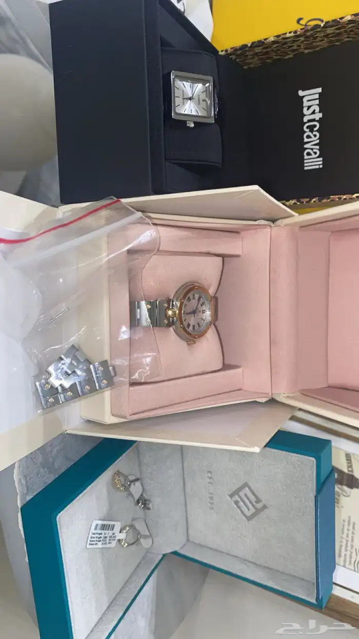 للبيع عاجل .ساعه ميلانيز و DIOR ديور ة Cerruti 1881 (شيروتي 2