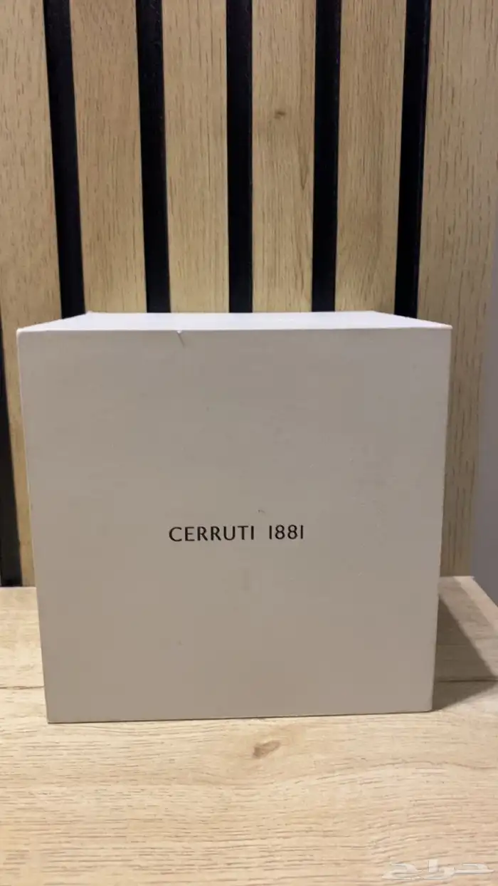 للبيع عاجل .ساعه ميلانيز و DIOR ديور ة Cerruti 1881 (شيروتي 7