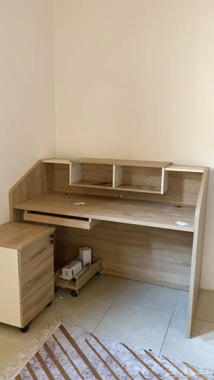 مكتب مستعمل 1