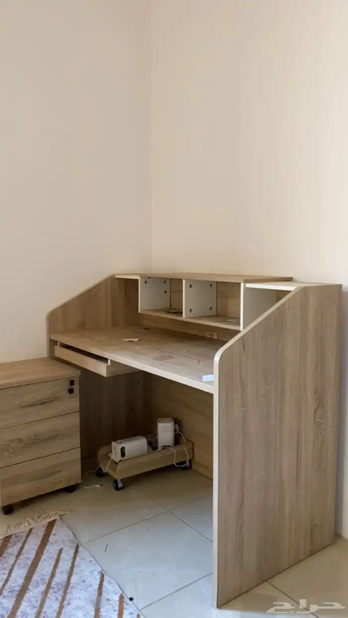 مكتب مستعمل 0