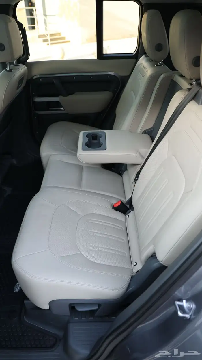 ديفندر HSE .. وكالة ( 7 مقاعد ) 26