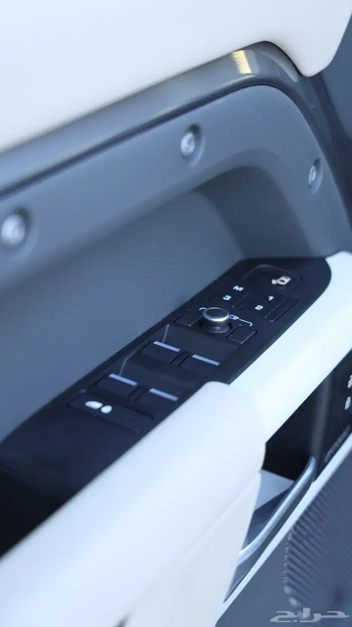 ديفندر HSE .. وكالة ( 7 مقاعد ) 11