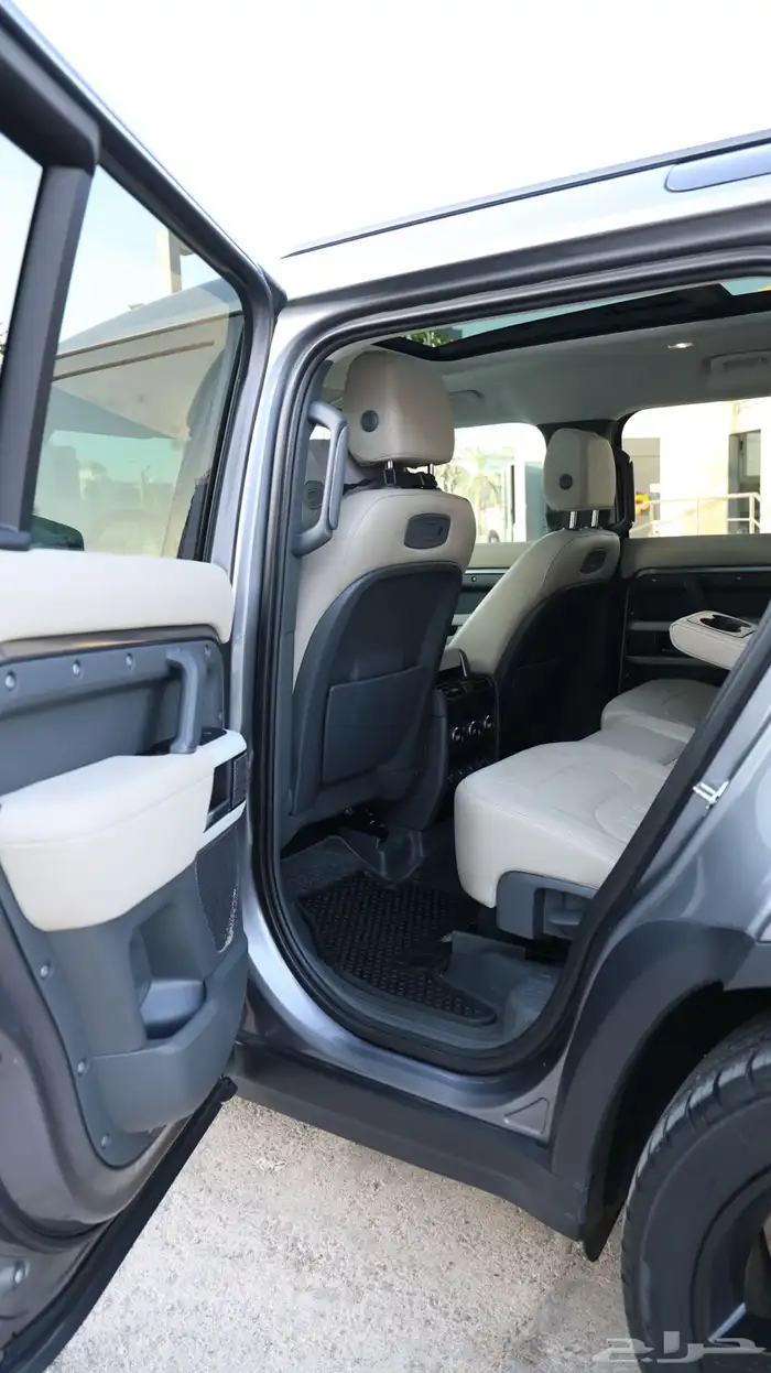 ديفندر HSE .. وكالة ( 7 مقاعد ) 23