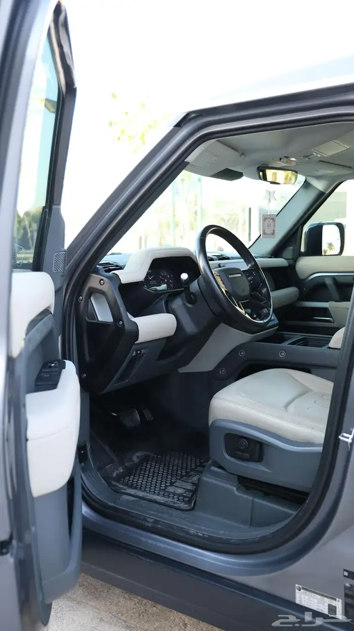 ديفندر HSE .. وكالة ( 7 مقاعد ) 15