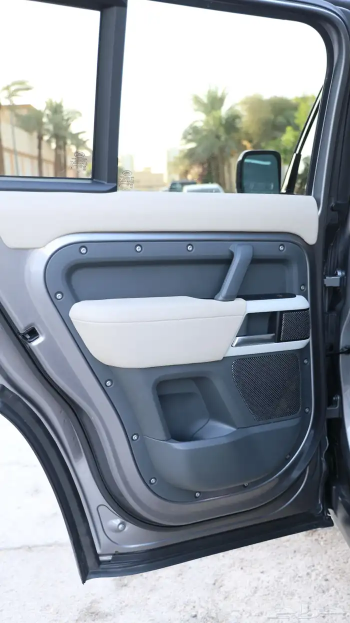 ديفندر HSE .. وكالة ( 7 مقاعد ) 25