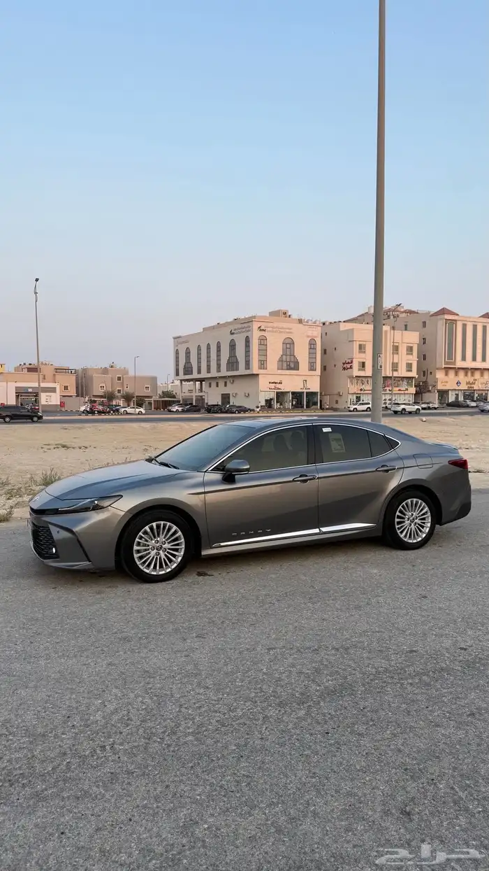 للبيع كامري 2025 LE فل كامل - بنزين 2
