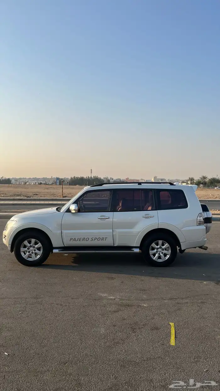 للبيع باجيرو 2017 نص فل نظيف اللون لولي 9