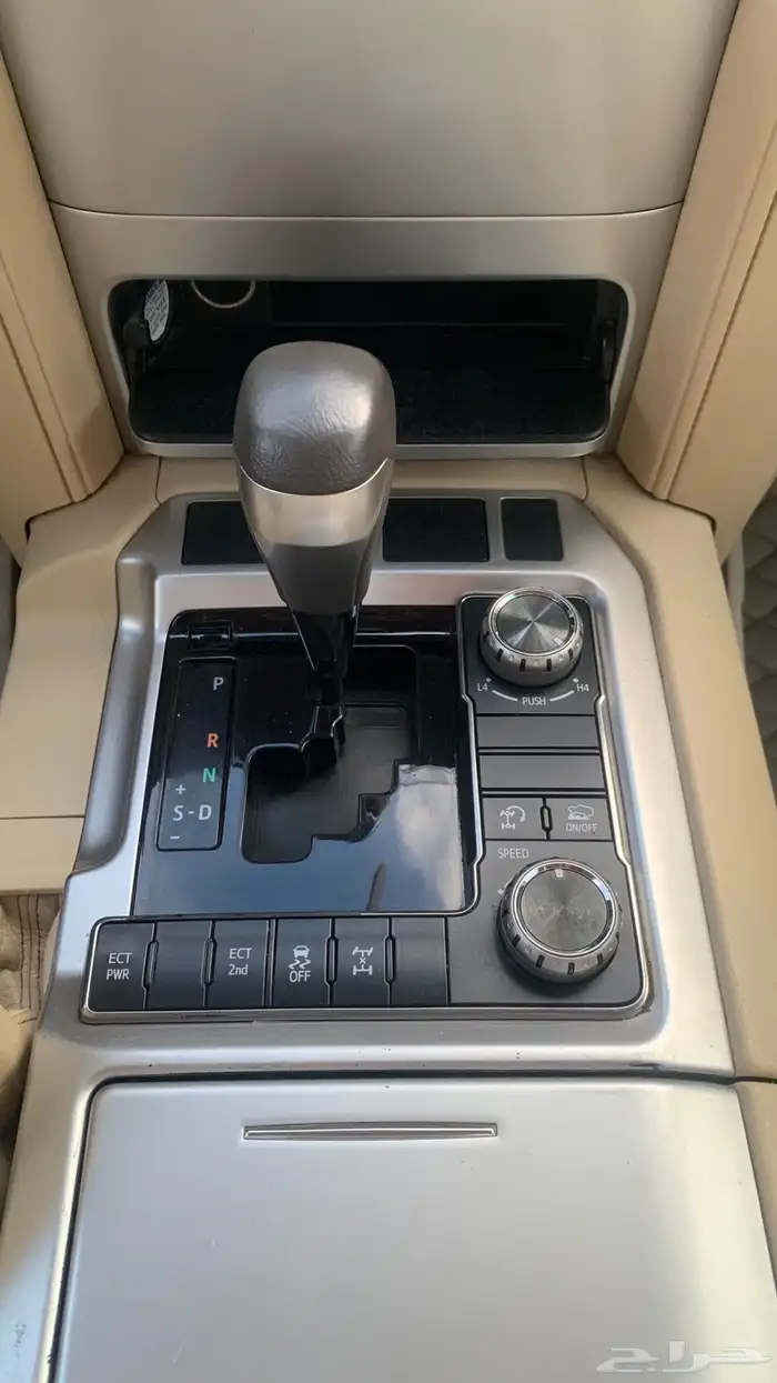 لاندكروزر GXR 2017 رقم 3 ممشى ((290)) الف ديزل 10