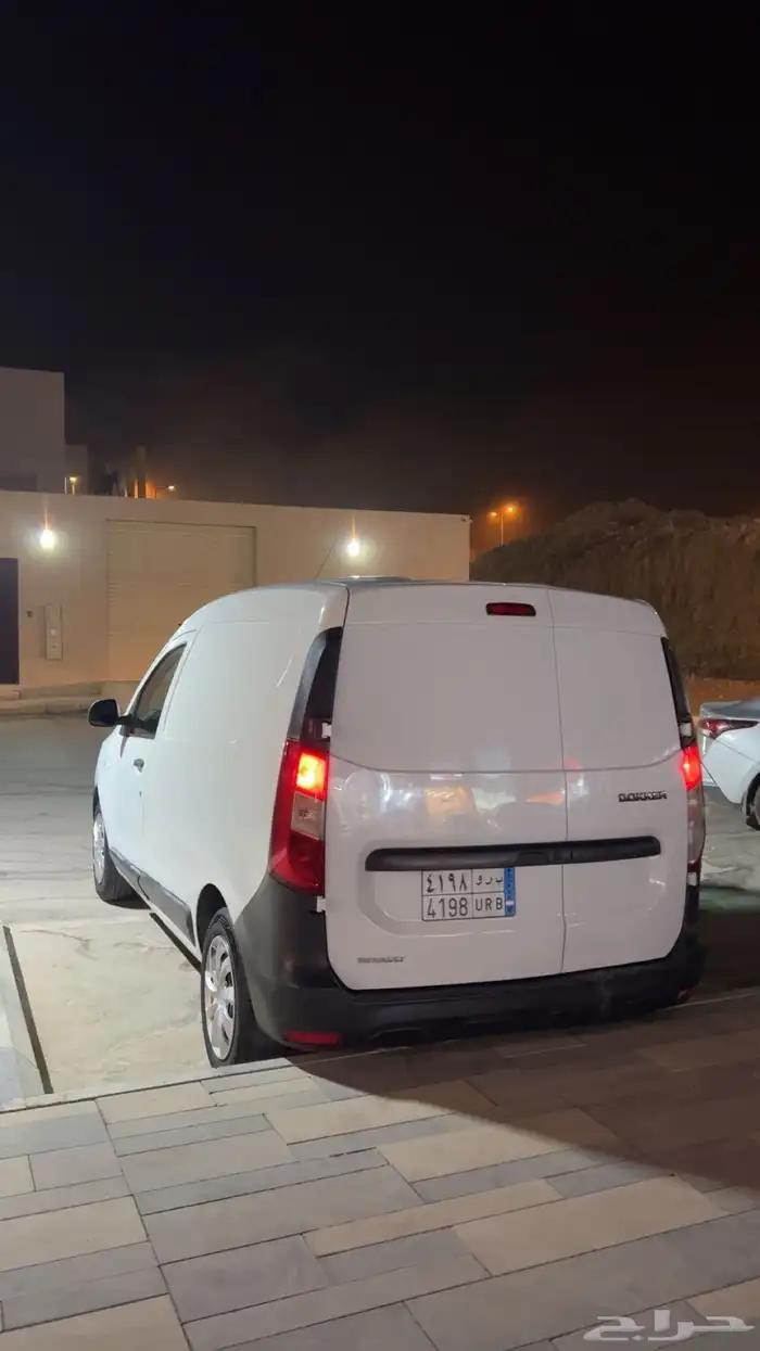 رينو دوكر للايجار الشهري 3