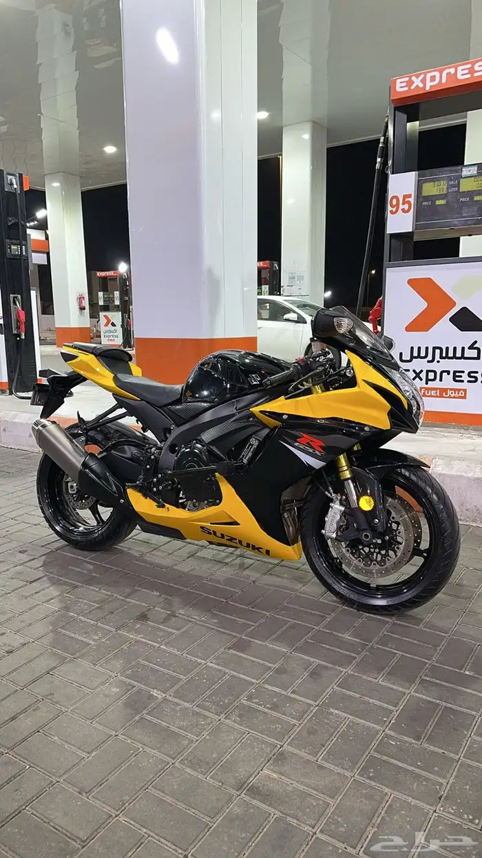 ريس سوزوكي 750 0
