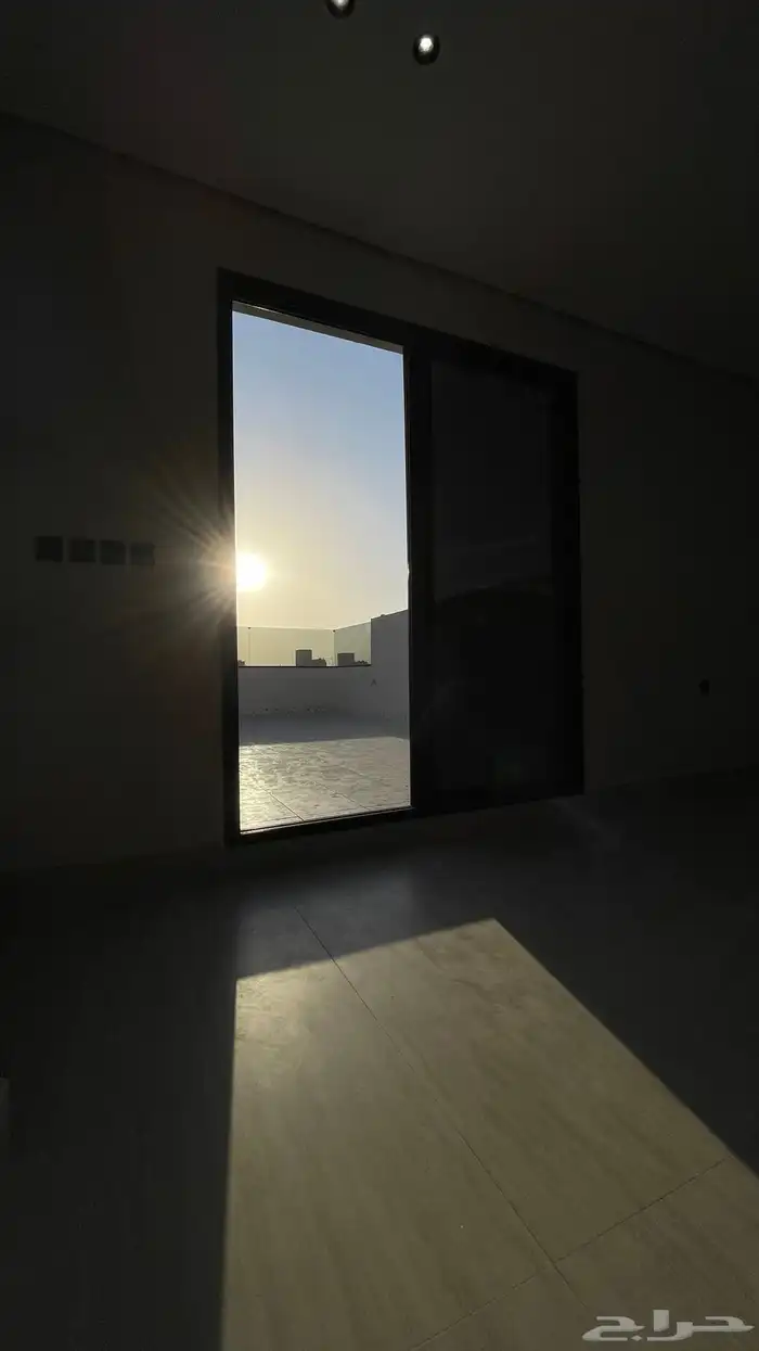 فلة للبيع واحة الشرقية ( الشعلة ) 51