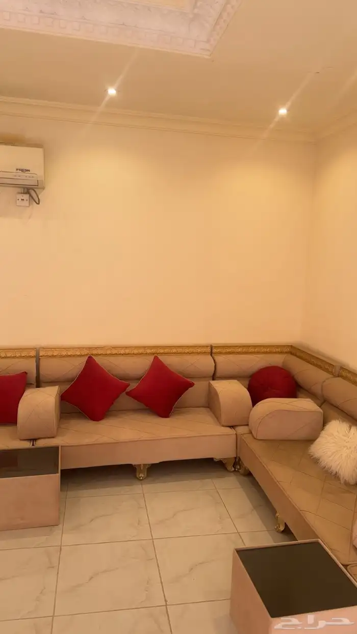 كنب مجلس فخم 8في 8 تقريبا 2