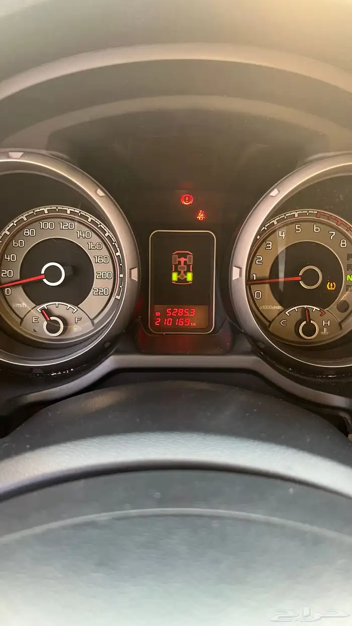 للبيع باجيرو 2017 نص فل نظيف اللون لولي 16