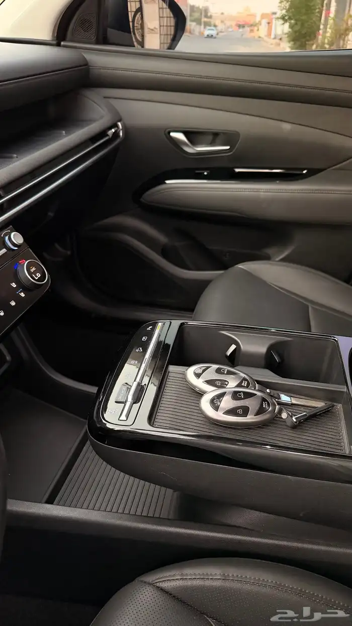 توسان 2024 ( بنزين 1.6 دبل ) فل اوبشن بحالة الوكالة 18