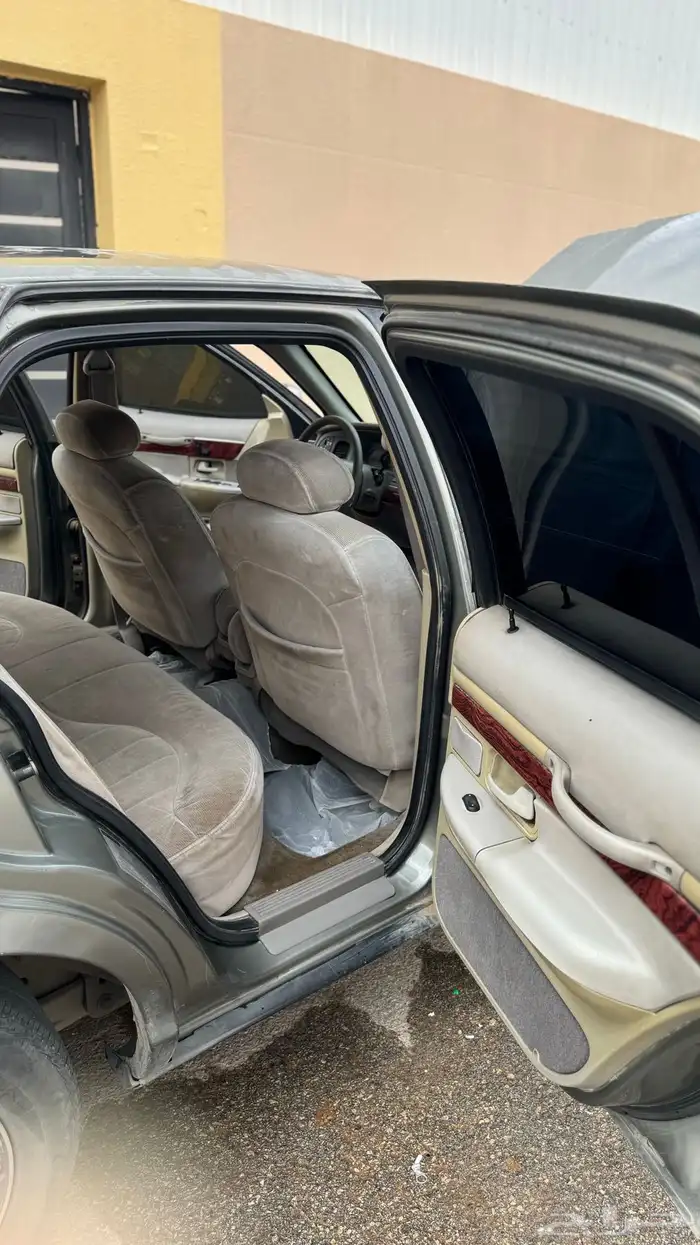 للبيع فورد ماركيز موديل 2000السياره كما موضحه لكم في الصوره 5