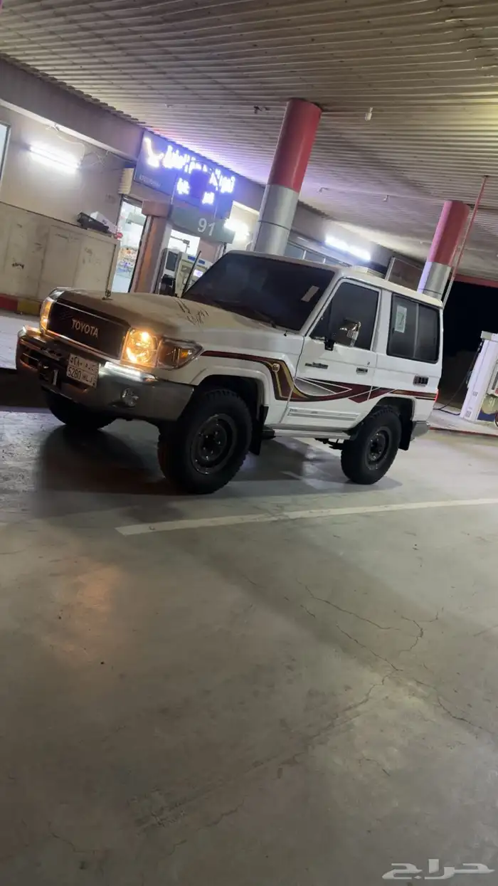 للبيع جيب ربع 2016 مرشوش جنبين مكينه وقير شرط 2