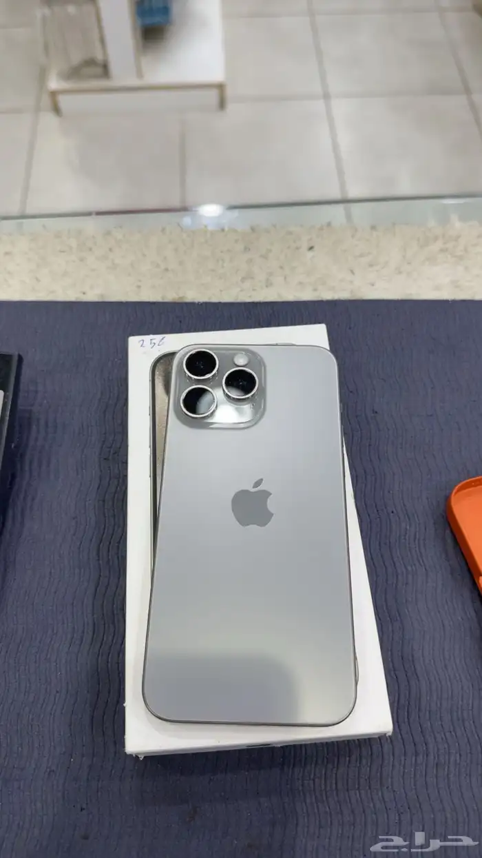إيفون 15 بروماكس مستخدم 1