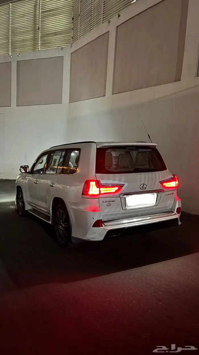 جيب لكزس 2008 LX570 1