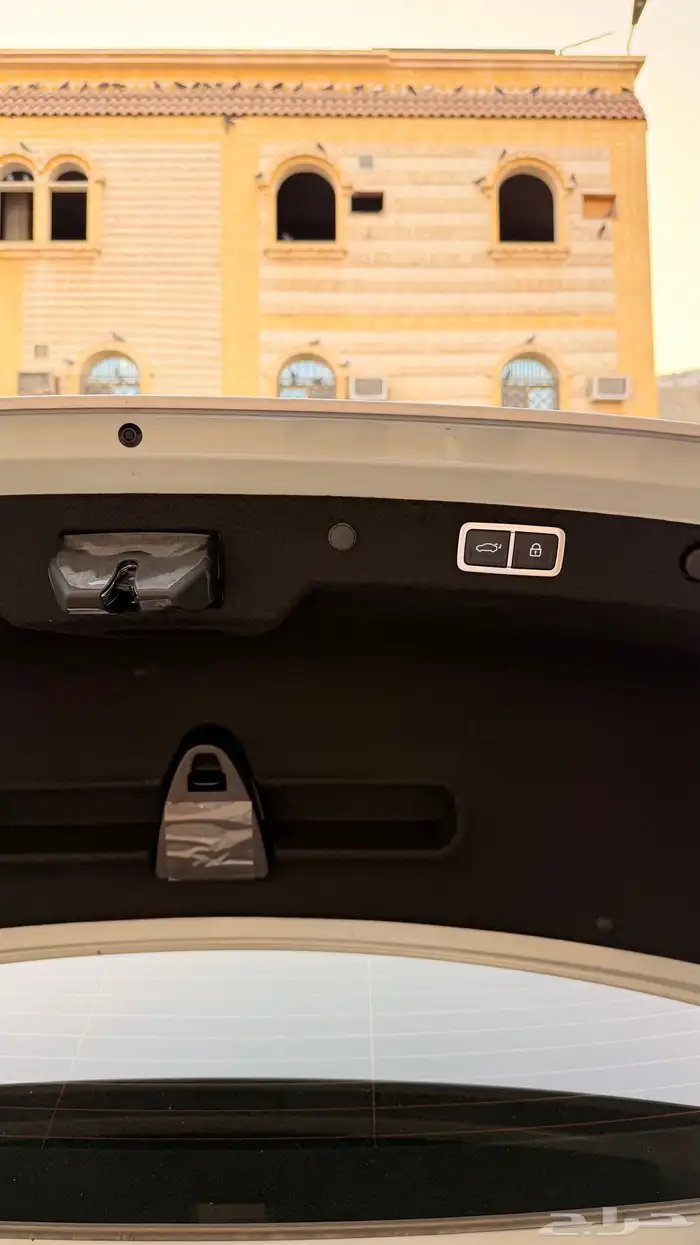 ازيرا 2023 ( بنزين 6V ) بحالة الوكالة 21