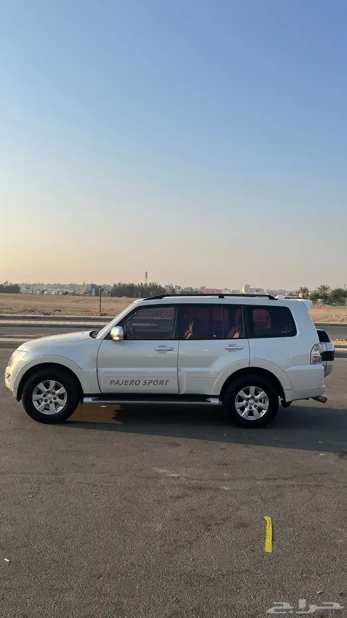 للبيع باجيرو 2017 نص فل نظيف اللون لولي 10