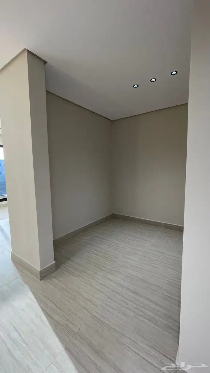 فلة للبيع واحة الشرقية ( الشعلة ) 35