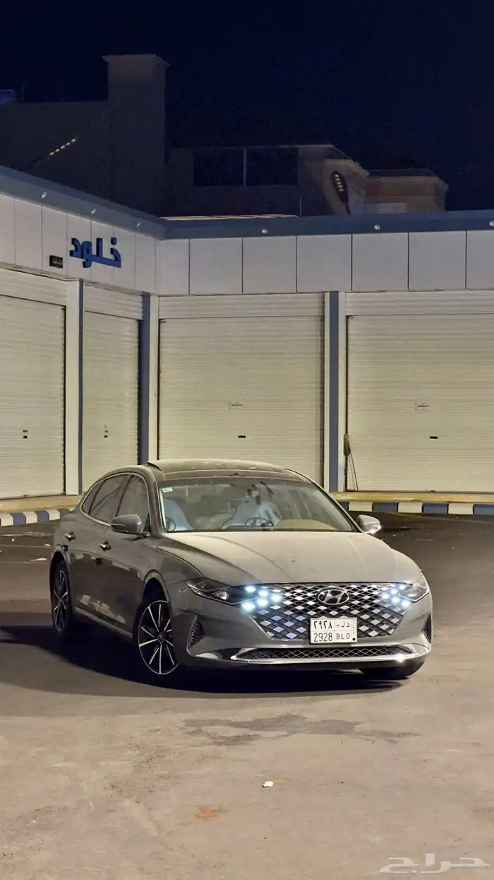 ازيرا 2021 سمارت 6 سلندر بنزين نظيفه جدا  ( الوكيل سعودي ) 0