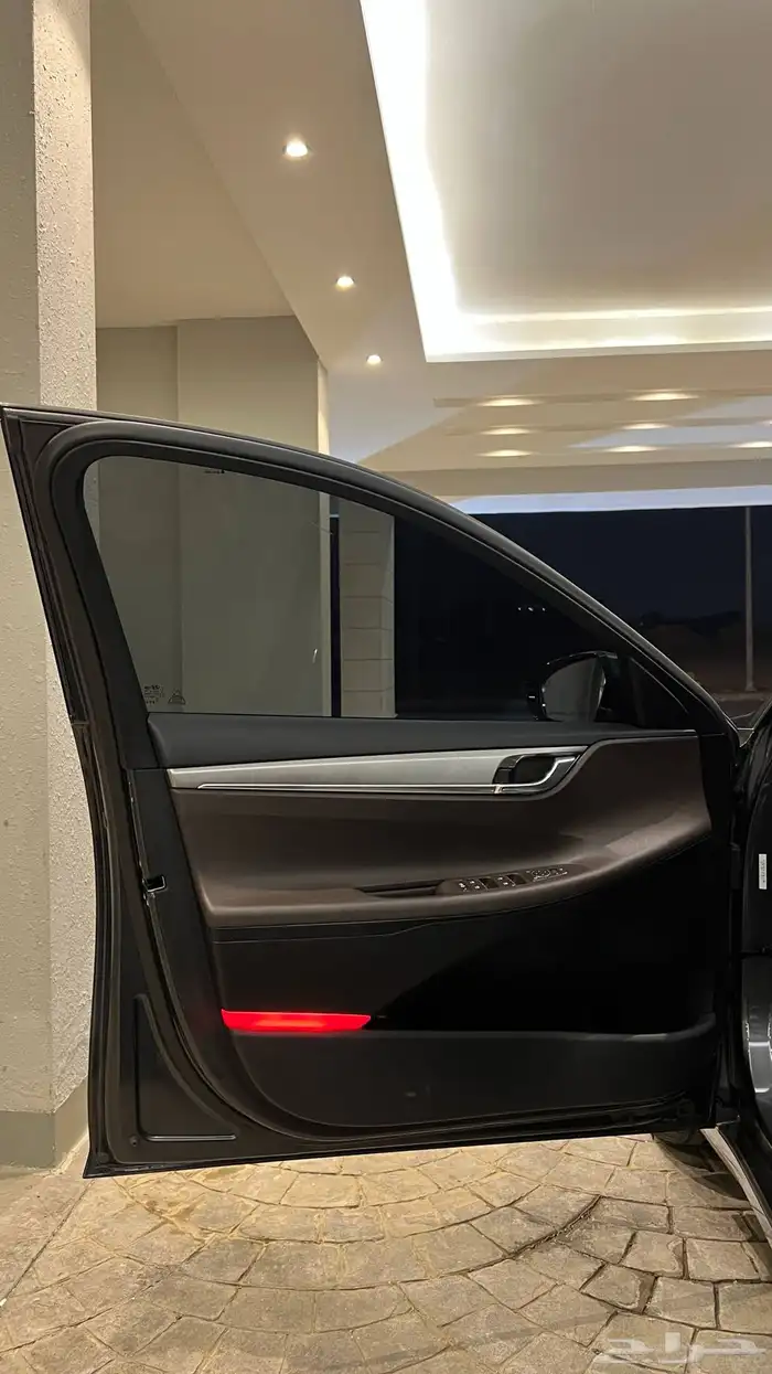 ازيرا 2020 ( بنزين 4V ) فل اوبشن بحالة الوكالة طبلون ديجيتال 10