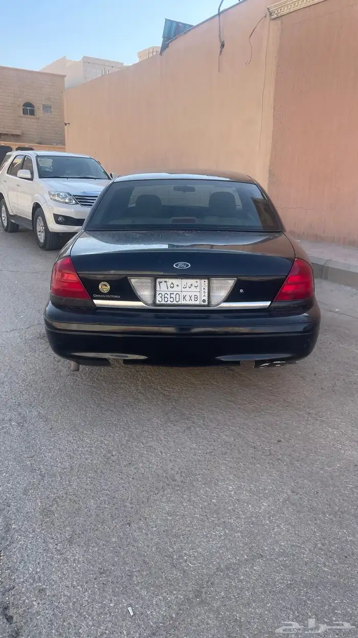 فورد 2010 بوليسي 10