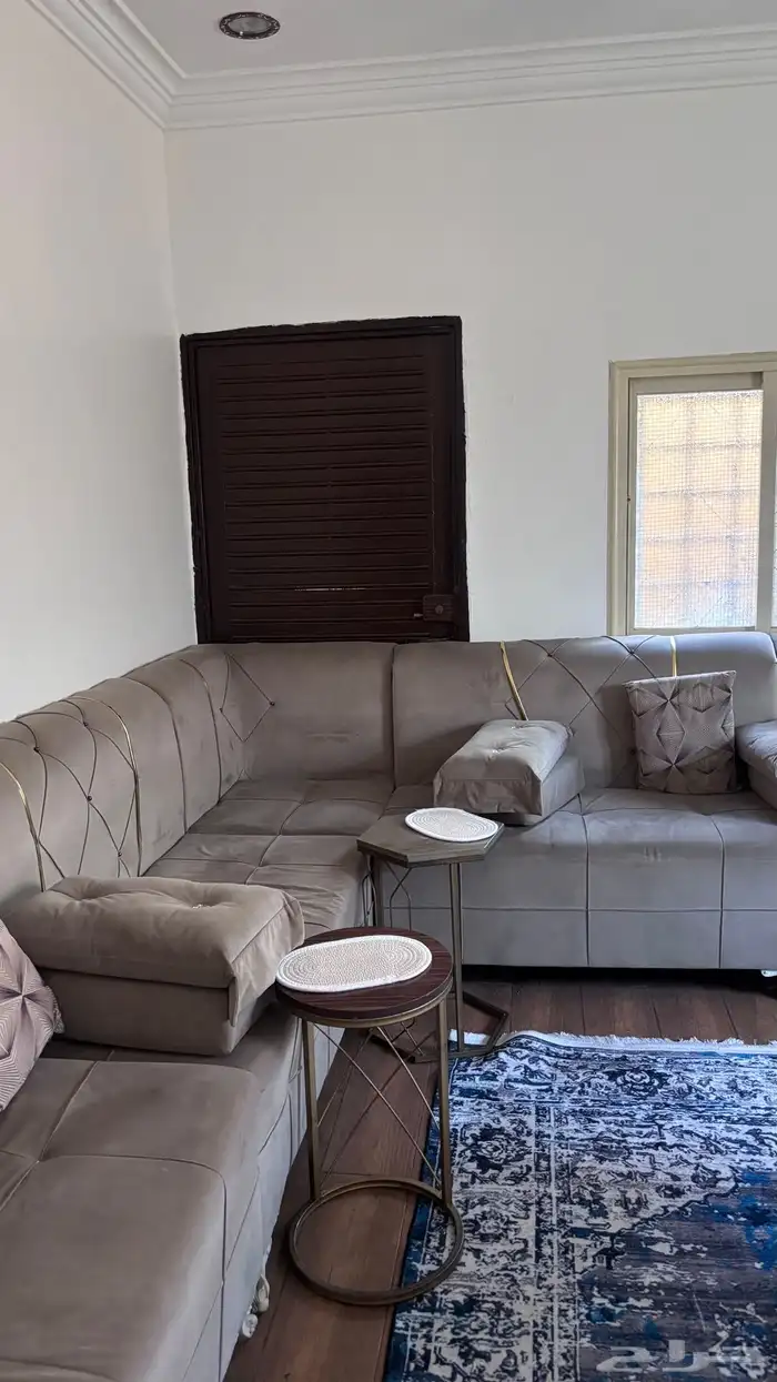 كنب مرتفع لون رمادي 1