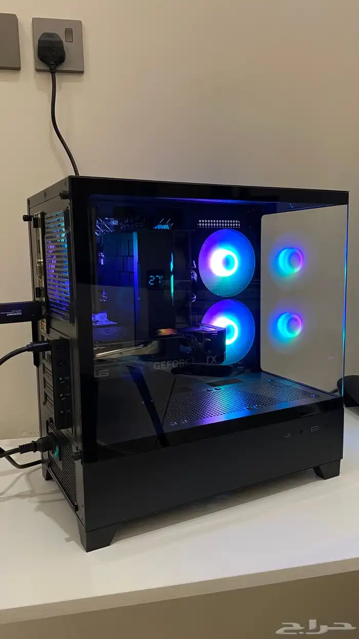 للبيع كمبيوتر العاب قوي 1