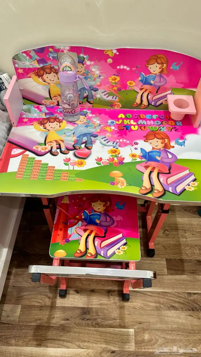 للبيع طاوله اطفال نضيفه سبب البيع مااحتاجها 1