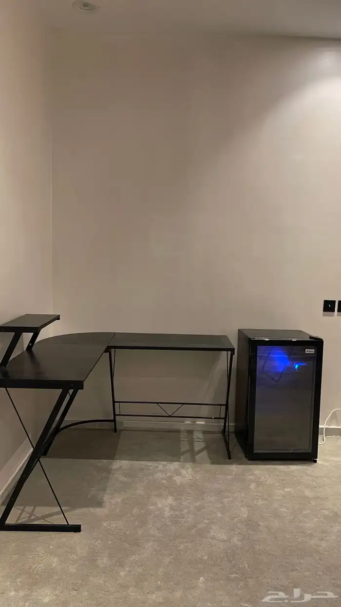 ثلاجة   طاولة بي سي 1