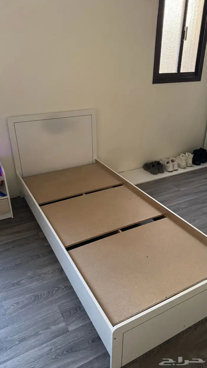 سرير اطفال 1