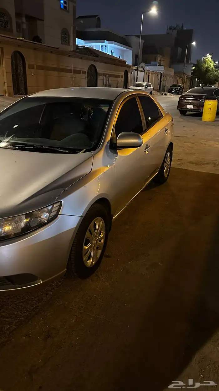 للبيع كيا سيراتو موديل 2009 1